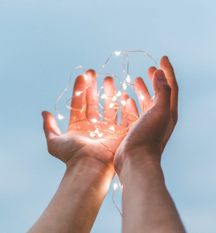 photo stock hands xmas lights